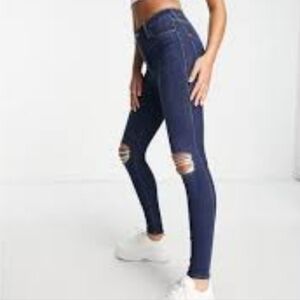 Hollister Ultra High Rise Ripped Jean Legging Size 7R